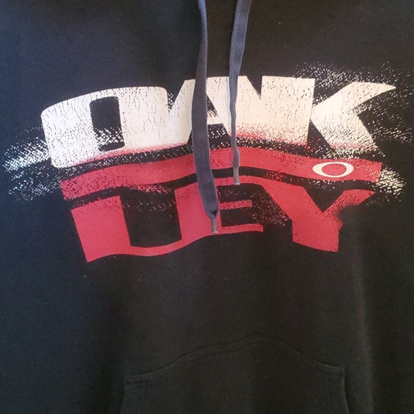 Black Oakley Men's Medium Hoodie - Picture 2 of 8